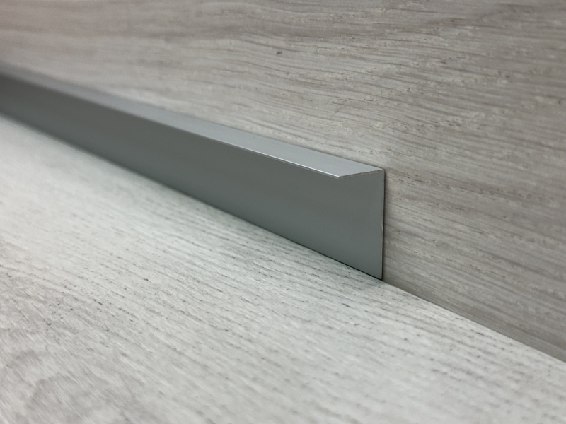 Алюминиевый плинтус Fezard ALP-L30x15